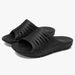 SKECHERS Performance GO Recover Refresh Arch Fit Slide